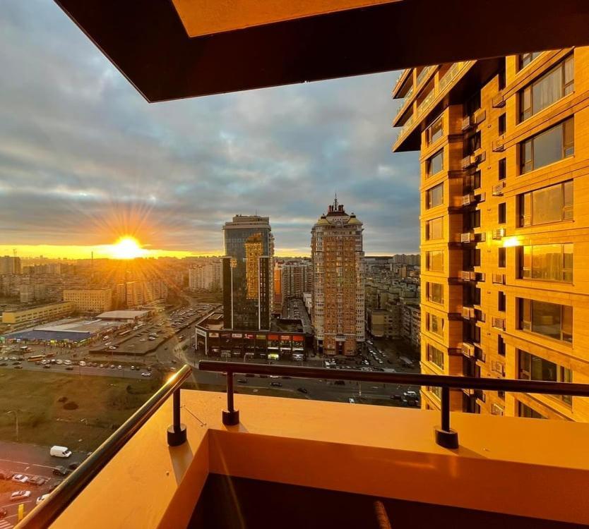 1 Room 60M2 Center Of Obolon Near River Side. 11 Floor Kiev Eksteriør bilde